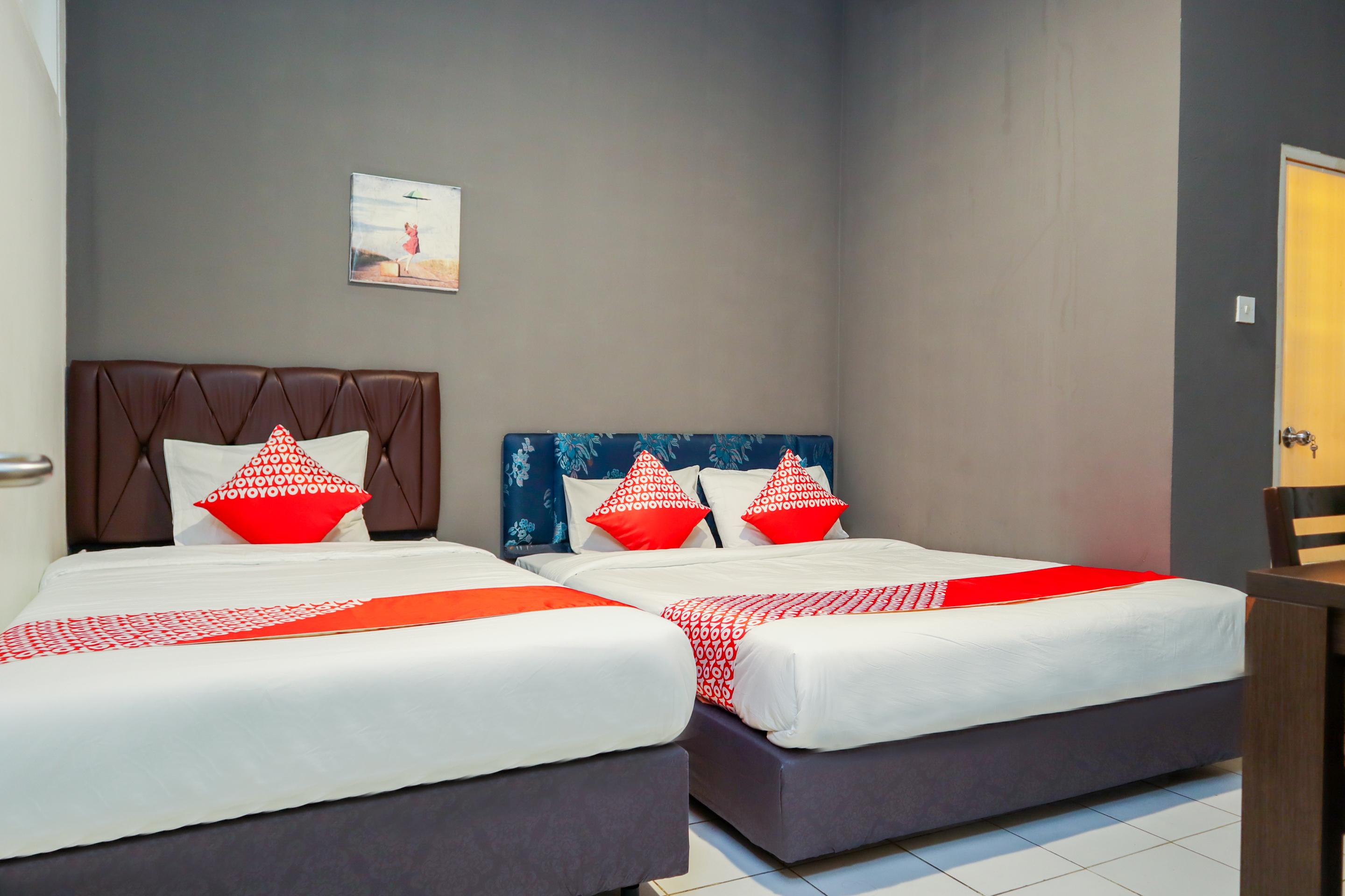 Hotel Oyo 1111 Passer Baroe Jakarta